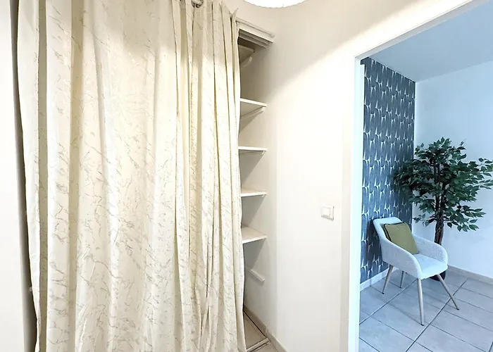 Sacramento Apartment *